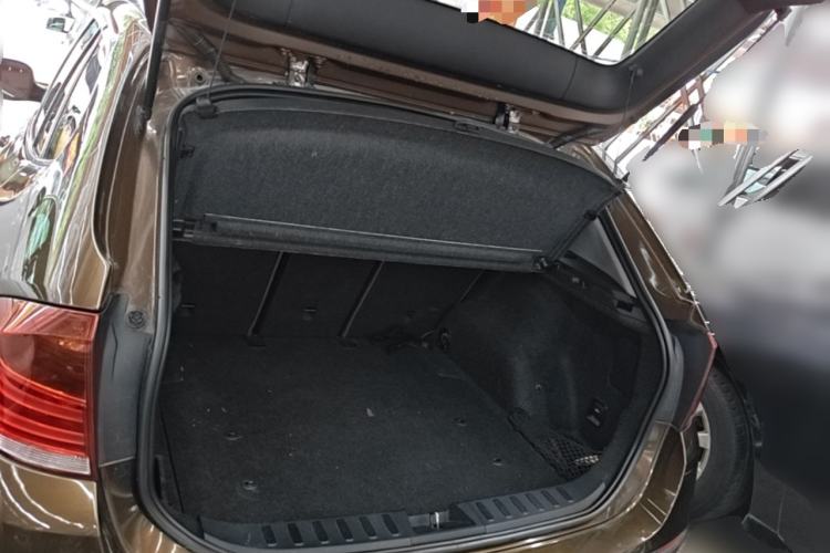Used BMW X1 2010 sDrive18i Luxury Model Trunk