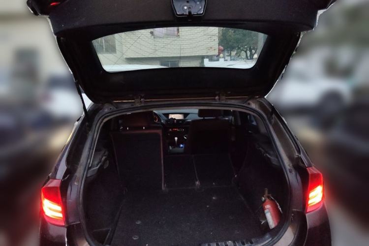 Used BMW X1 2010 sDrive18i Luxury Model Trunk