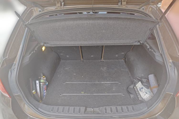 Used BMW X1 2010 xDrive25i Trunk