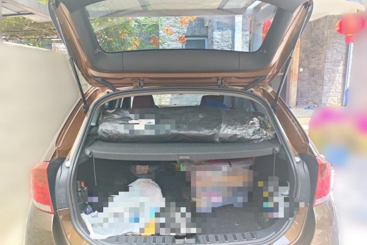 Used BMW X1 2010 xDrive25i Trunk