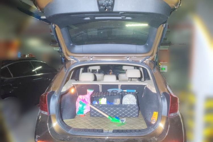 Used BMW X1 2010 sDrive18i Luxury Model Trunk