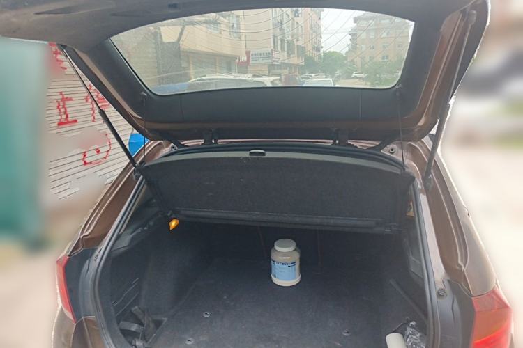 Used BMW X1 2010 xDrive25i Trunk