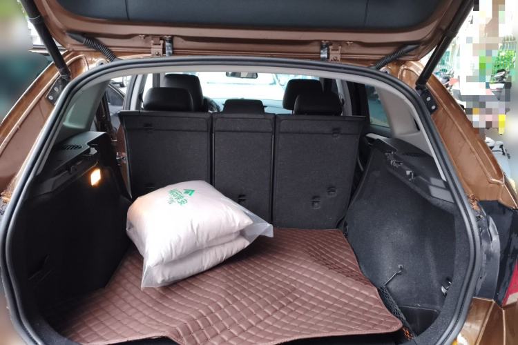 Used BMW X1 2010 sDrive18i Luxury Model Trunk
