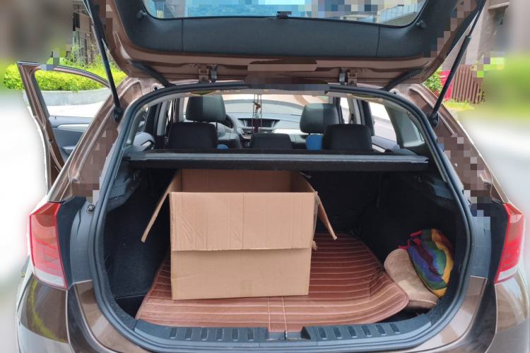 Used BMW X1 2010 sDrive18i Luxury Model Trunk