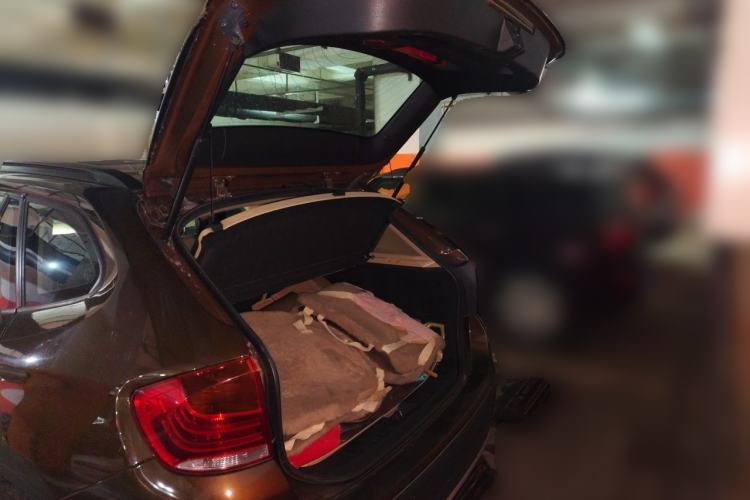 Used BMW X1 2010 sDrive18i Luxury Model Trunk