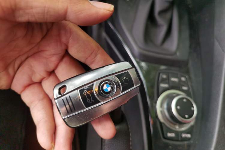 Used BMW X1 2010 xDrive25i Vehicle Key