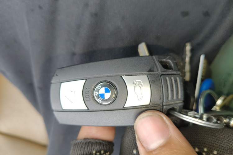Used BMW X1 2010 xDrive25i Vehicle Key