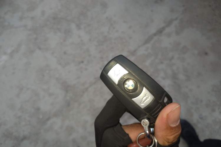 Used BMW X1 2010 xDrive28i Vehicle Key