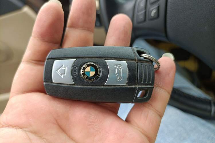 Used BMW X1 2010 xDrive25i Vehicle Key