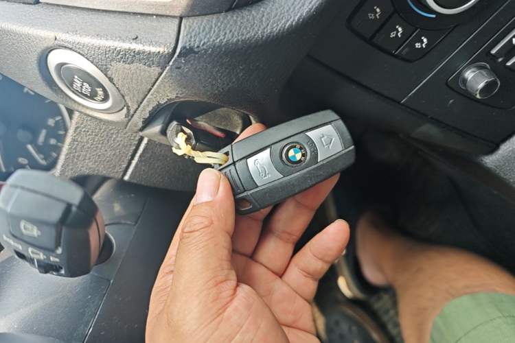 Used BMW X1 2010 xDrive28i Vehicle Key