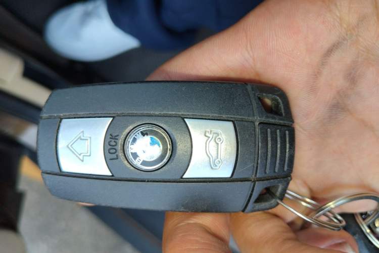 Used BMW X1 2010 xDrive25i Vehicle Key