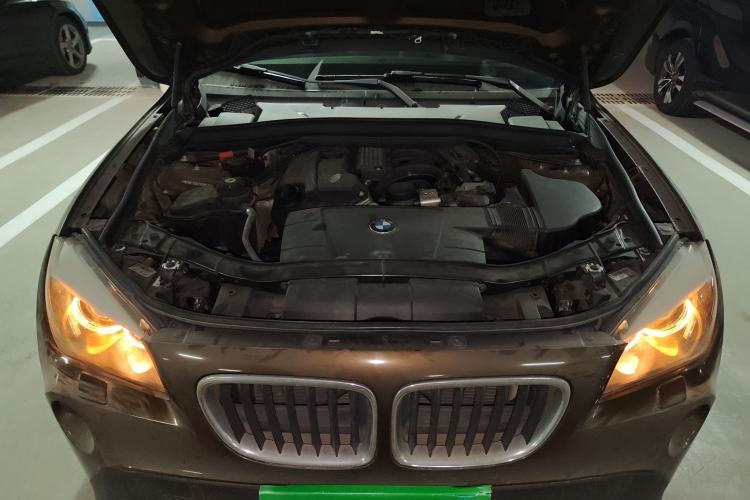 Used BMW X1 2010 sDrive18i Luxury Model Engine Bay
