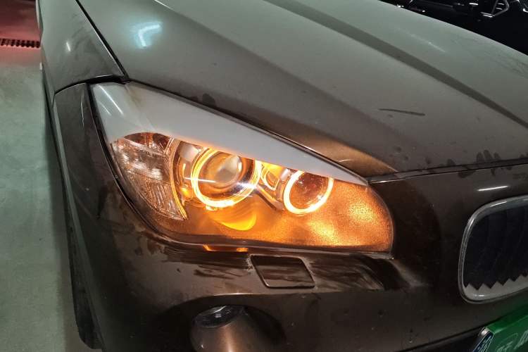 Used BMW X1 2010 sDrive18i Luxury Model Right Front Headlight