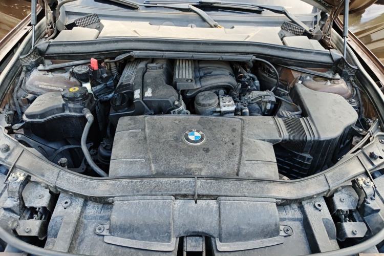 Used BMW X1 2010 sDrive18i Luxury Model Engine Bay