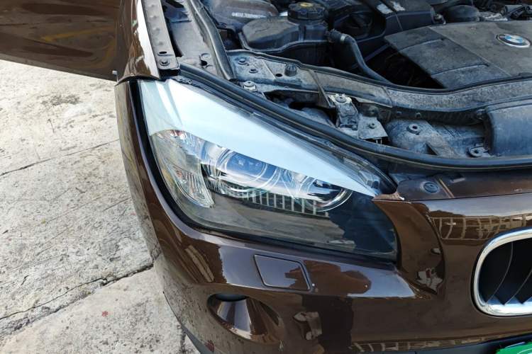 Used BMW X1 2010 sDrive18i Luxury Model Right Front Headlight