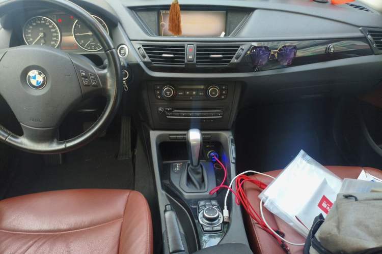 Used BMW X1 2010 sDrive18i Luxury Model Audio And AC Panel