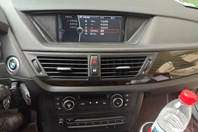Used BMW X1 2010 xDrive28i Audio And AC Panel