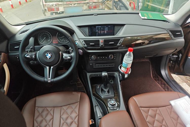 Used BMW X1 2010 xDrive28i Center Console