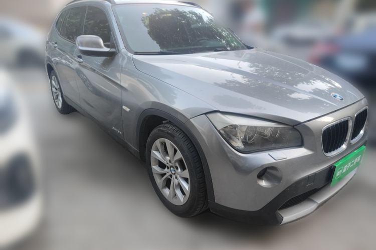 Used BMW X1 2010 xDrive25i Front Right 45 Deg
