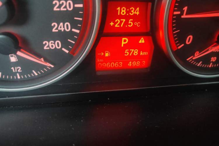 Used BMW X1 2010 xDrive25i Odometer Close Up