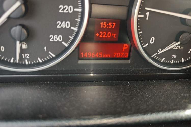 Used BMW X1 2010 sDrive18i Luxury Model Odometer Close Up