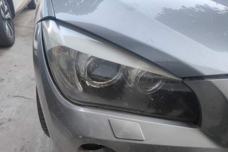 Used BMW X1 2010 xDrive25i Right Front Headlight