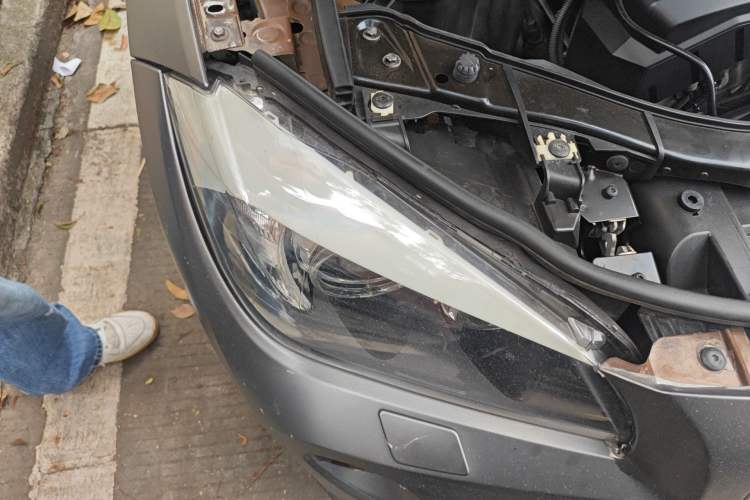 Used BMW X1 2010 xDrive28i Right Front Headlight