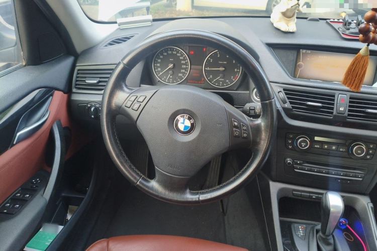 Used BMW X1 2010 sDrive18i Luxury Model Steering Wheel