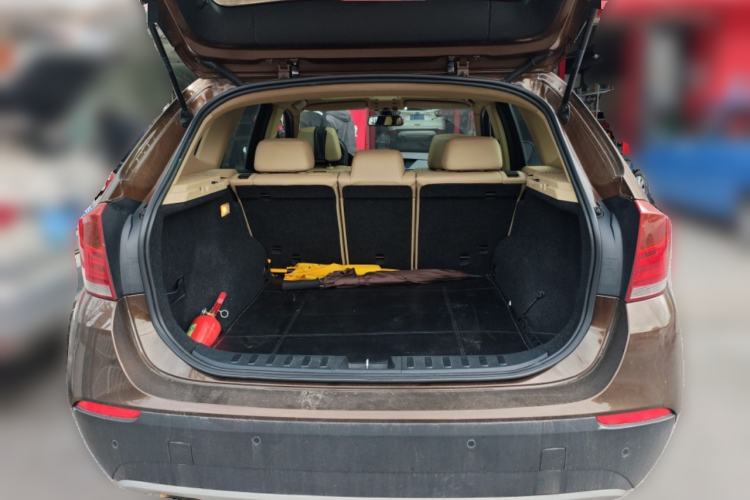 Used BMW X1 2010 sDrive18i Luxury Model Trunk