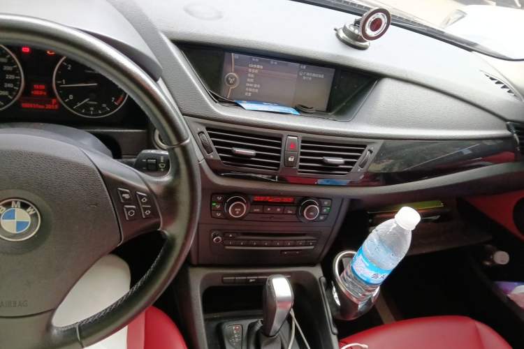 Used BMW X1 2010 sDrive18i Luxury Model Audio And AC Panel