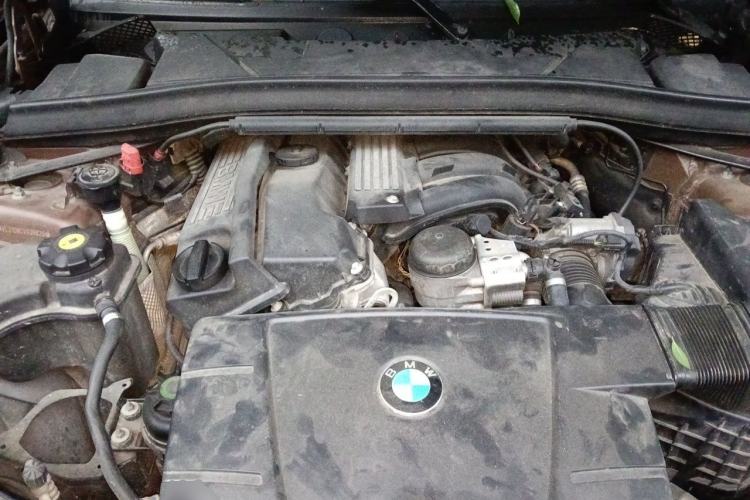 Used BMW X1 2010 sDrive18i Luxury Model Engine Bay