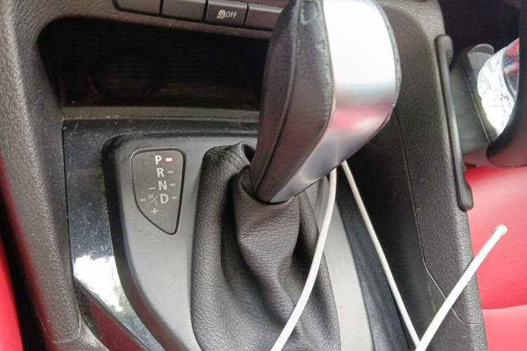 Used BMW X1 2010 sDrive18i Luxury Model Gear Lever