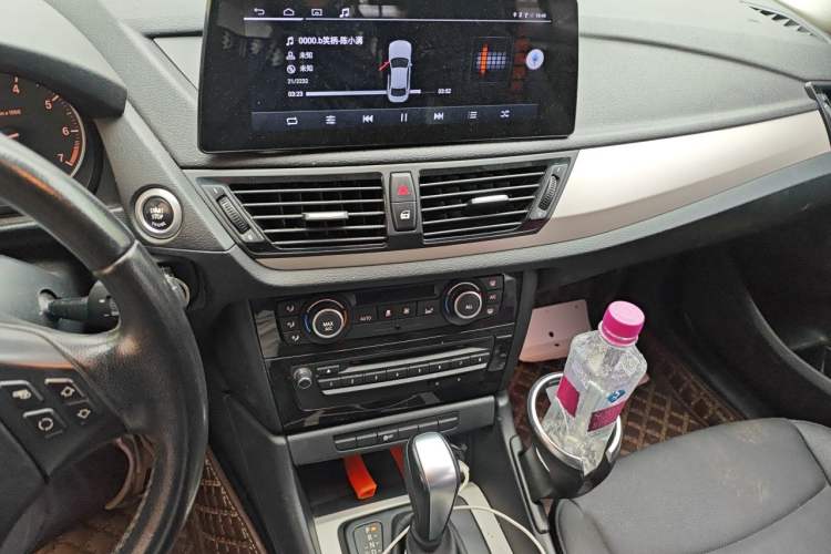 Used BMW X1 2010 sDrive18i Luxury Model Audio And AC Panel