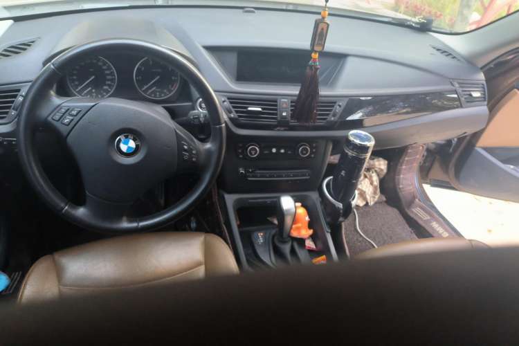 Used BMW X1 2010 sDrive18i Luxury Model Center Console