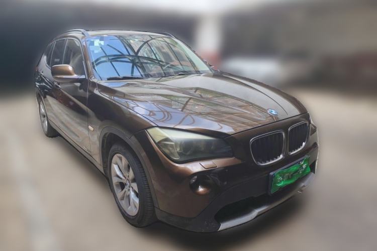 Used BMW X1 2010 xDrive25i Front Right 45 Deg
