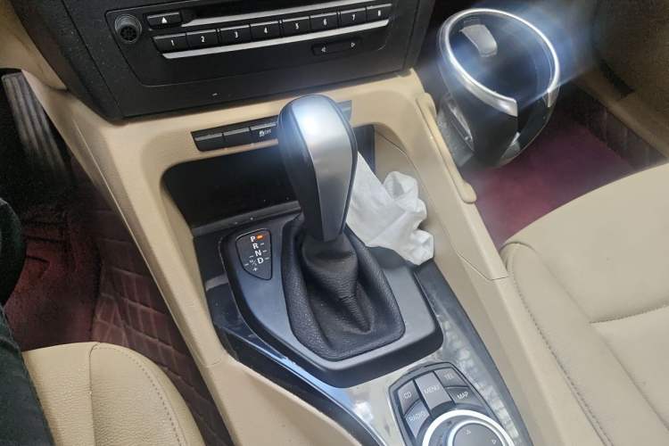 Used BMW X1 2010 sDrive18i Luxury Model Gear Lever