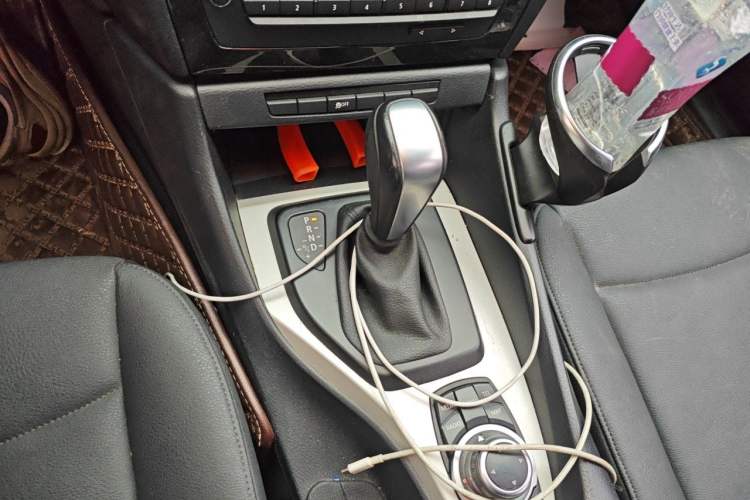 Used BMW X1 2010 sDrive18i Luxury Model Gear Lever