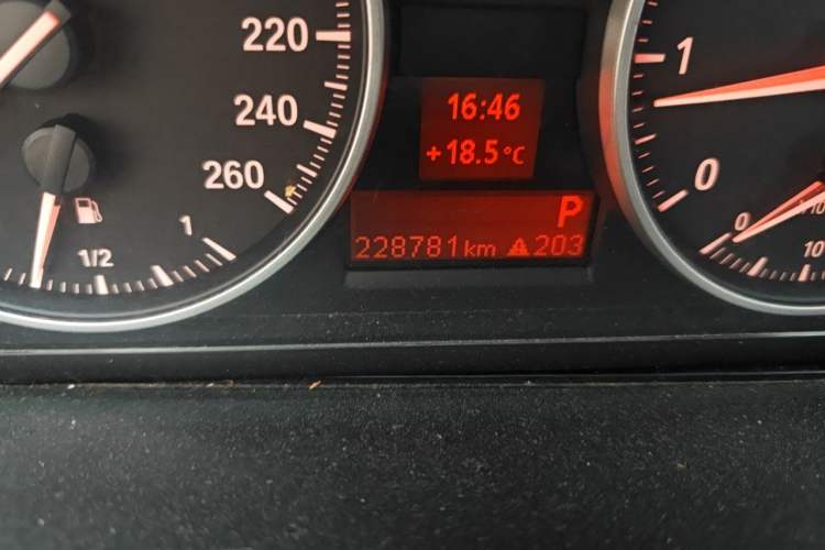 Used BMW X1 2010 sDrive18i Luxury Model Odometer Close Up