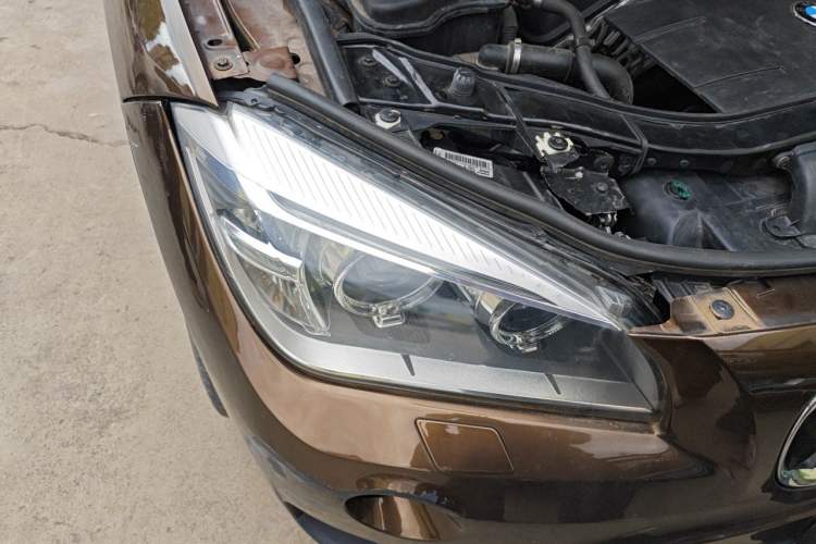 Used BMW X1 2010 sDrive18i Luxury Model Right Front Headlight
