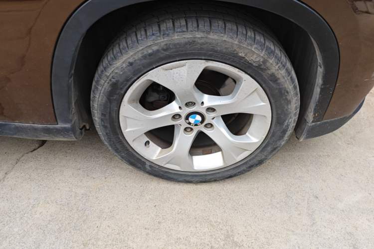 Used BMW X1 2010 sDrive18i Luxury Model Right Front Wheel Hub