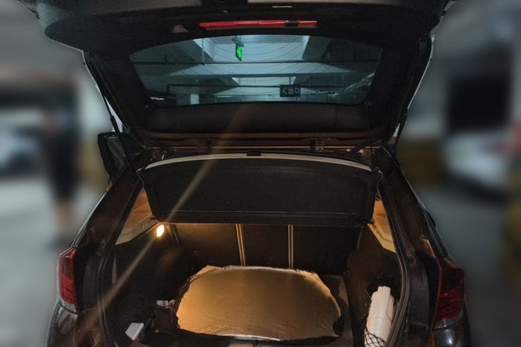 Used BMW X1 2010 xDrive25i Trunk