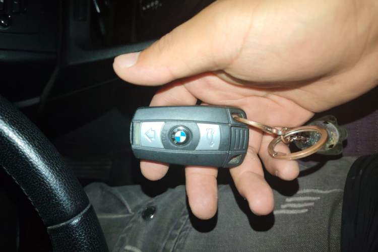 Used BMW X1 2010 xDrive25i Vehicle Key