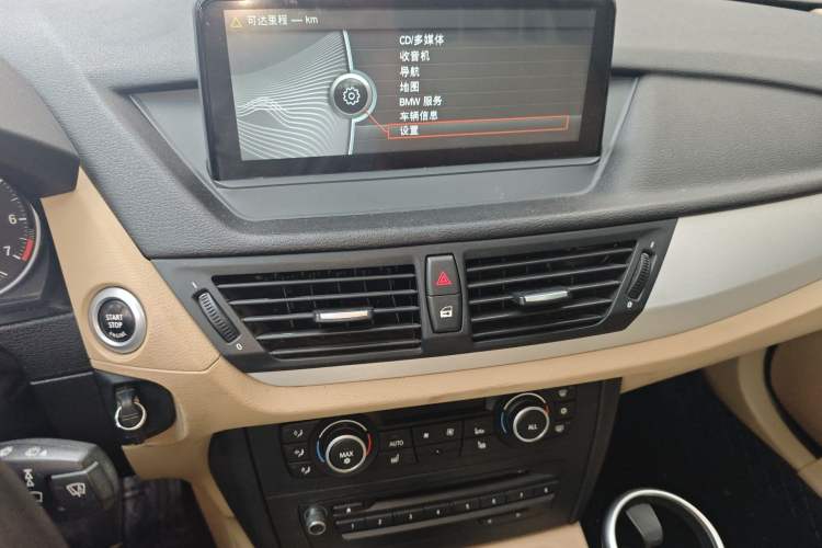 Used BMW X1 2010 sDrive18i Luxury Model Audio And AC Panel