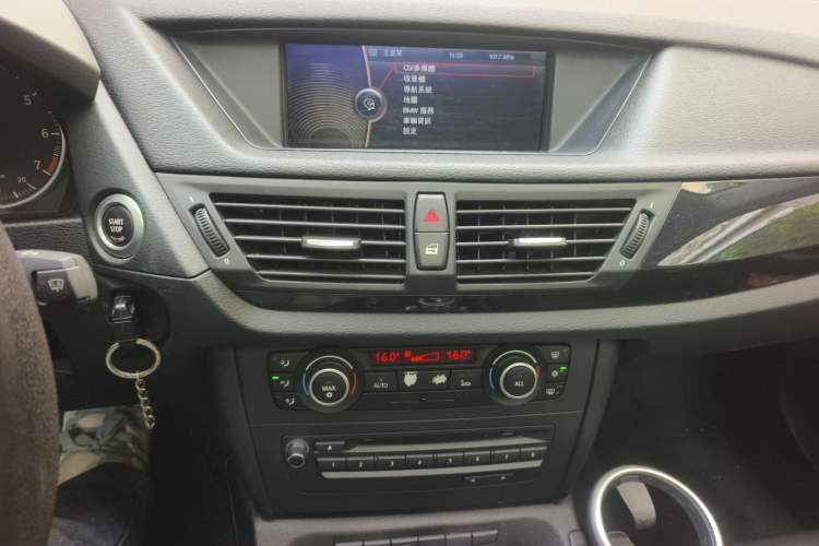 Used BMW X1 2010 sDrive18i Luxury Model Audio And AC Panel