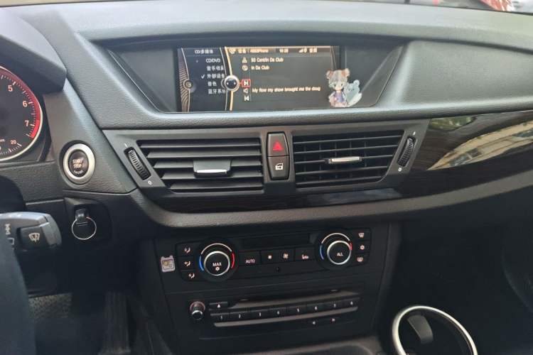 Used BMW X1 2010 xDrive28i Audio And AC Panel