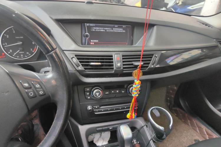 Used BMW X1 2010 sDrive18i Luxury Model Audio And AC Panel