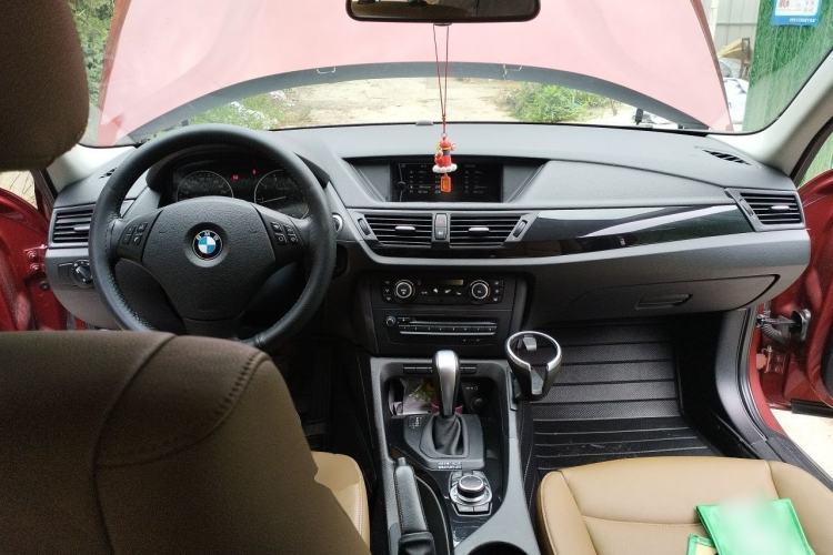 Used BMW X1 2010 sDrive18i Luxury Model Center Console