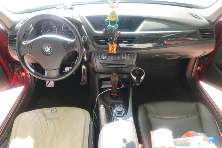 Used BMW X1 2010 sDrive18i Luxury Model Center Console