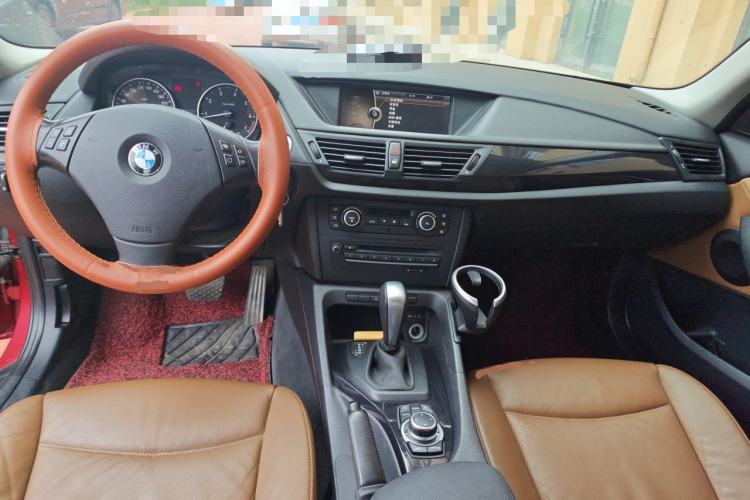 Used BMW X1 2010 sDrive18i Luxury Model Center Console
