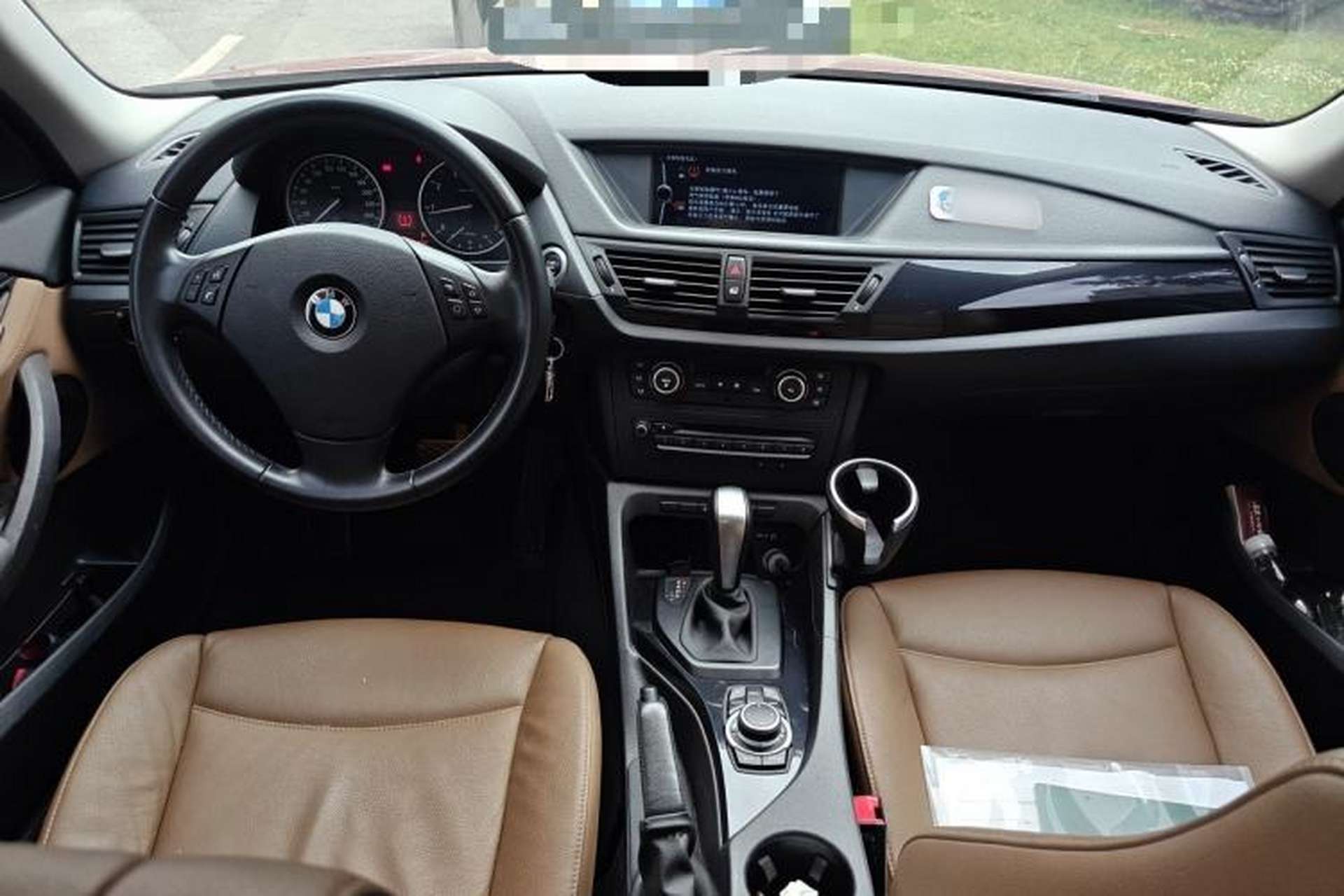 Used BMW X1 2010 sDrive18i Luxury Model Center Console